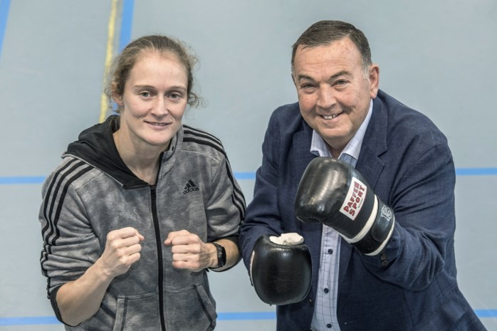 Burgemeester In Zijn Nopjes Dat Delfine Persoon In Zijn