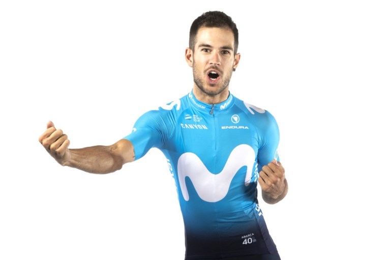 Dit zijn de nieuwe wielertruitjes in het profpeloton voor het seizoen 2019: Van Avermaet in het oranje, Dumoulin in het rood