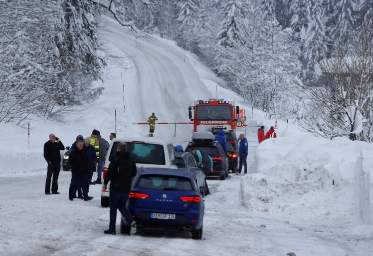 Al tot vijf meter sneeuw en er komt nog meer: Oostenrijk en Duitsland overweldigd