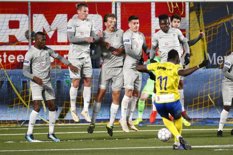 Racing Genk boekt straffe zege in dolle derby tegen STVV