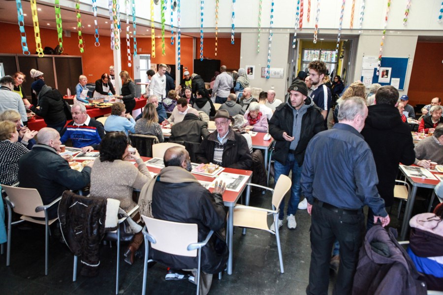 Met 700 aan tafel in Nieuw Gent (Gent) Het Nieuwsblad