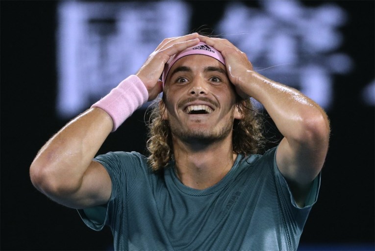 Sensatie op Australian Open: Stefanos Tsitsipas wipt titelverdediger Roger Federer in achtste finale