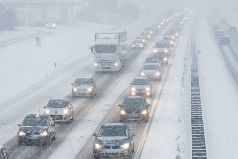 KMI waarschuwt voor eerste sneeuwval op dinsdag: “Genoeg om verkeer danig in de war te sturen”