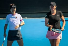 Serena Williams uitgeschakeld op Australian Open na dramatische ommekeer, Kim Clijsters blijft zo “Super Mom”