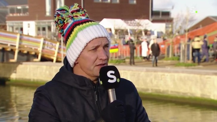 Nieuwjaar Toezicht houden Kip Daarom droeg Karl Vannieuwkerke die gekke muts tijdens het WK | Het  Nieuwsblad Mobile