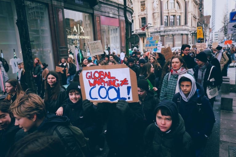 Theo Francken uit kritiek op burgemeesters die klimaatspijbelaars steunen: “Schaam u diep”