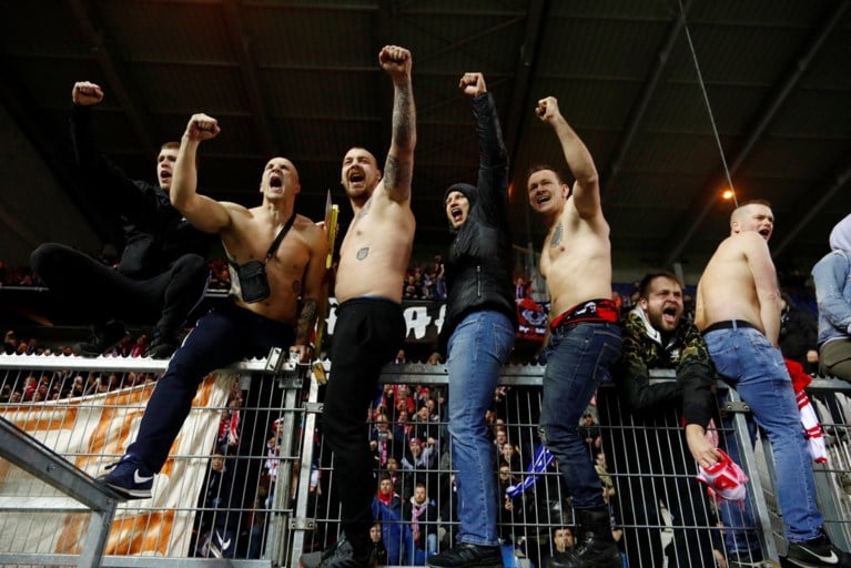Pijnlijk avondje Europa League compleet: onherkenbaar KRC Genk krijgt vier goals om de oren van godbetert Slavia Praag