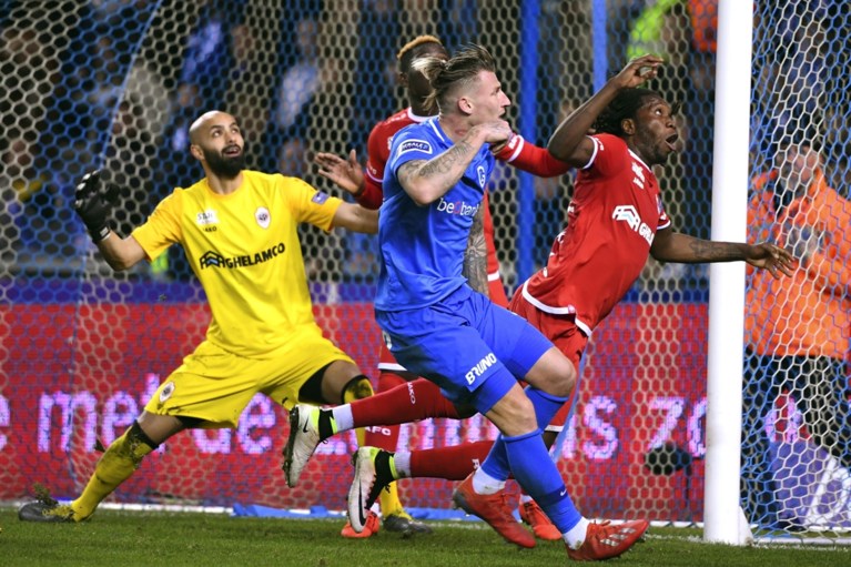 Racing Genk profiteert niet van puntenverlies concurrentie: topper tegen Antwerp eindigt op brilscore