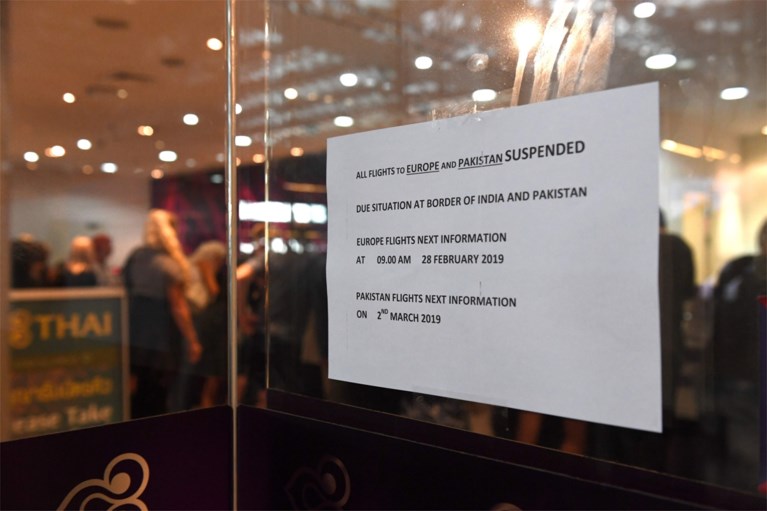 Steeds meer vluchten tussen Thailand en Europa geschrapt, duizenden passagiers gestrand in Bangkok