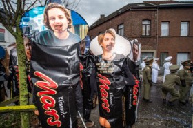 Van Anuna De Wever tot Joke Schauvliege: Aalst Carnaval lacht met iedereen tijdens openingsstoet