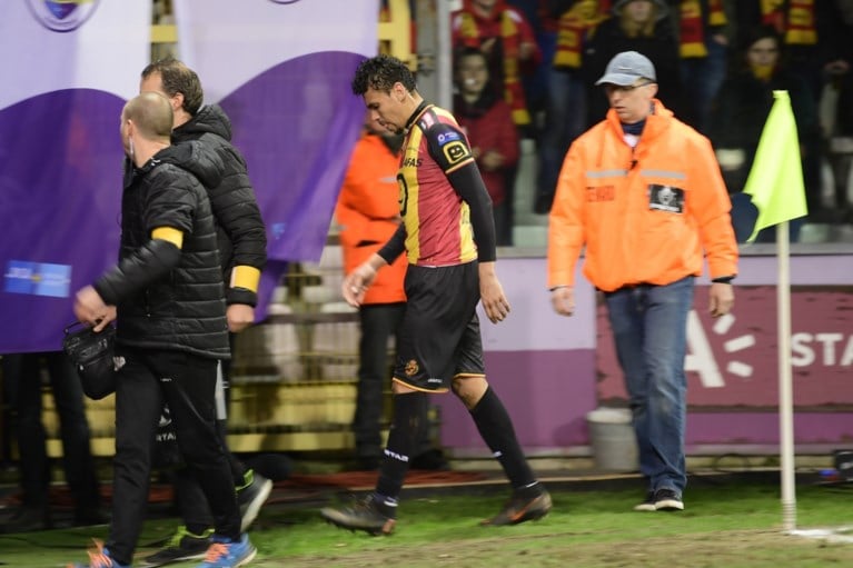 Beerschot Wilrijk blijft met tien man overeind tegen KV Mechelen in heenwedstrijd promotiefinale