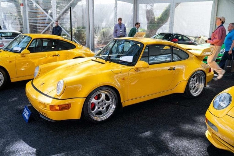 WhatsApp-oprichter veilt tien peperdure Porsches