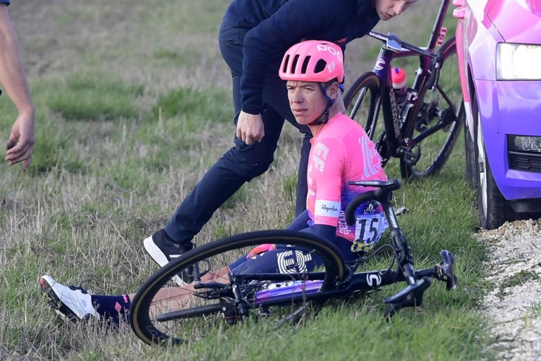 Opnieuw zware slachtoffers in Parijs-Nice: halswervelbreuk voor Barguil, Uran breekt sleutelbeen