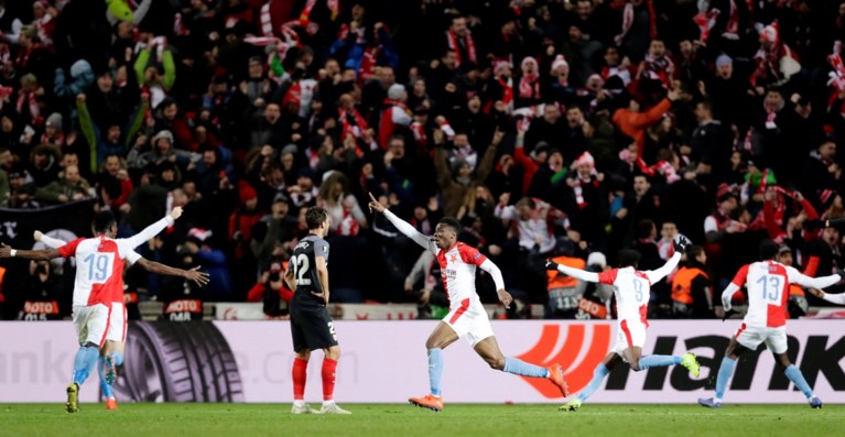 Dé ‘remontada’ van de week? Genk-killer Slavia Praag kegelt recordwinnaar Sevilla uit Europa League na waanzinnige match