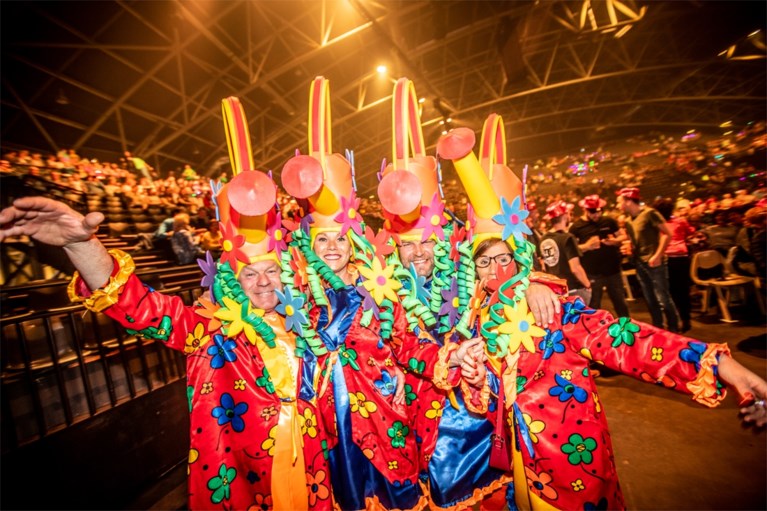Na 13 jaar nog steeds geen sleet op de formule: Romeo’s & Laura Lynn trekken Schlagerfestival op gang