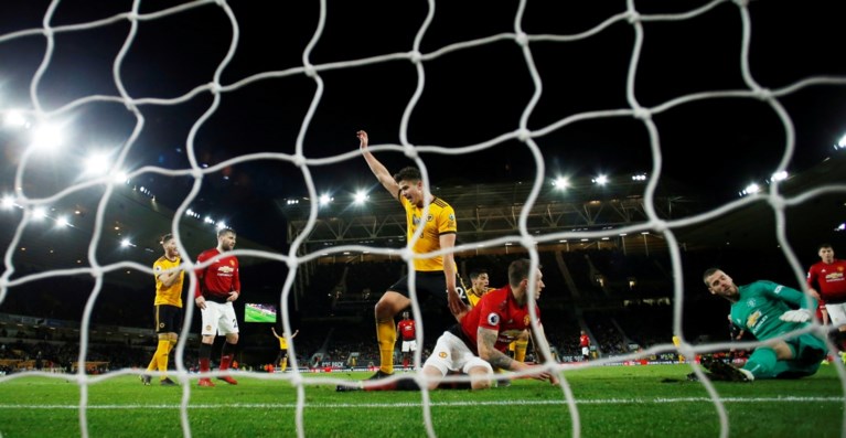 Leander Dendoncker kroont zich tot matchwinnaar tegen Manchester United met frommelgoal
