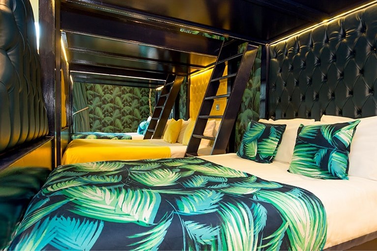Luxehotels zetten steeds vaker een stapelbed in de kamer