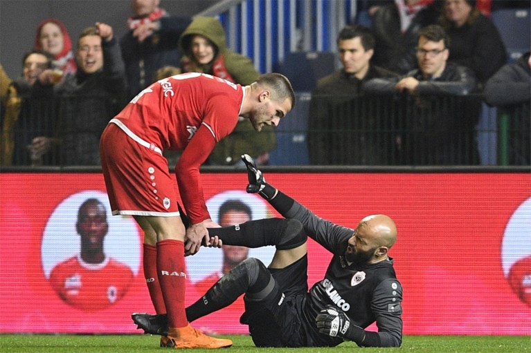 De 5 strafste voetbalacties van de week: het baardje van Hein Vanhaezebrouck en de aandoening van Antwerp-doelman Sinan Bolat