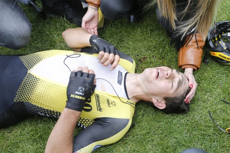 Wout van Aert kreeg tijdens ongelofelijke inhaalrace in Parijs-Roubaix nog twee boetes aangesmeerd