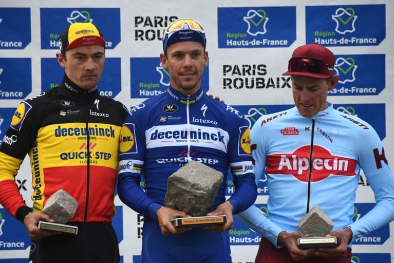Dolblije Philippe Gilbert huilt, ook Sep Vanmarcke in tranen na Parijs-Roubaix: “Zonder die pech hadden ze mij er nooit afgereden”