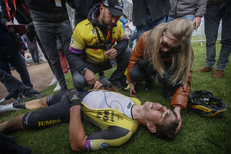 Wout van Aert kreeg tijdens ongelofelijke inhaalrace in Parijs-Roubaix nog twee boetes aangesmeerd