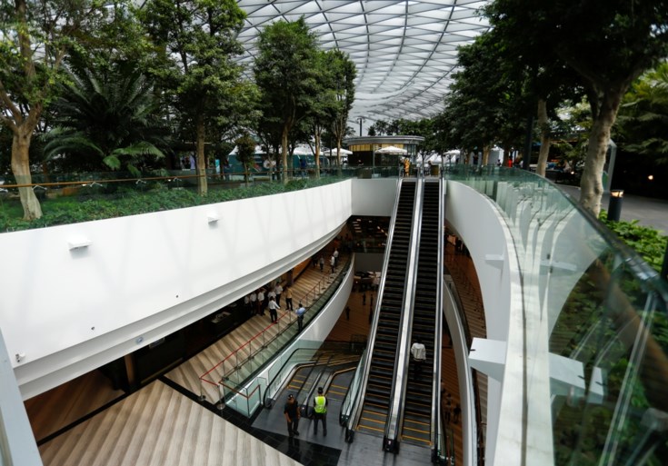Veel meer dan een luchthaven: hoogste indoorwaterval ter wereld in nieuwe vleugel van Singapore Airport