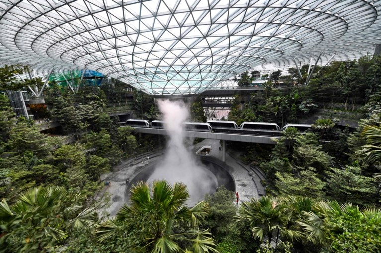 Veel meer dan een luchthaven: hoogste indoorwaterval ter wereld in nieuwe vleugel van Singapore Airport