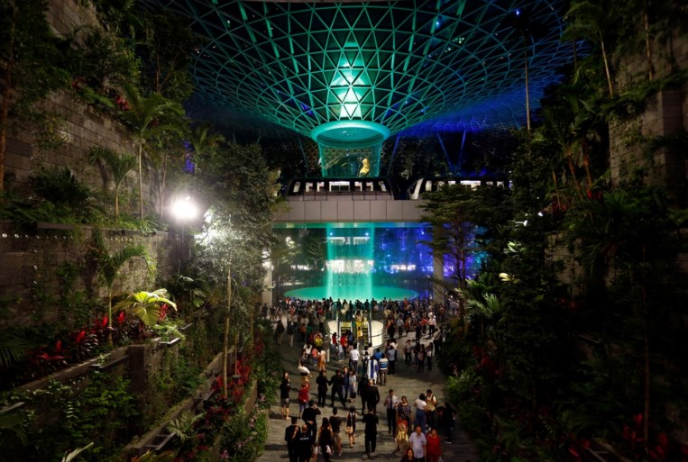 Veel meer dan een luchthaven: hoogste indoorwaterval ter wereld in nieuwe vleugel van Singapore Airport