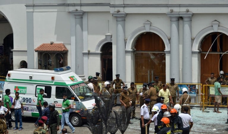 Acht aanslagen in hotels en kerken Sri Lanka: dodentol blijft maar oplopen, acht verdachten opgepakt