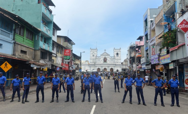 Acht aanslagen in hotels en kerken Sri Lanka: dodentol blijft maar oplopen, acht verdachten opgepakt