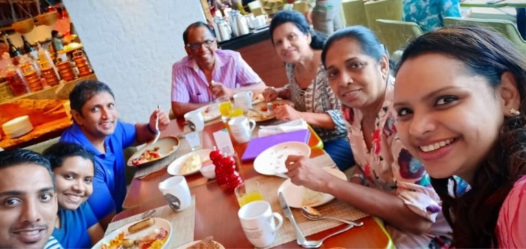 “Gelukkig stierven ze zonder pijn te hebben”: slachtoffers van aanslagen in Sri Lanka krijgen een gezicht