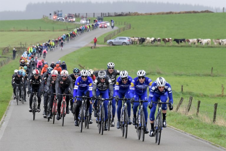 Er staat geen maat op Jakob Fuglsang: 34-jarige Deen wint loodzware Luik-Bastenaken-Luik na heerlijke solo