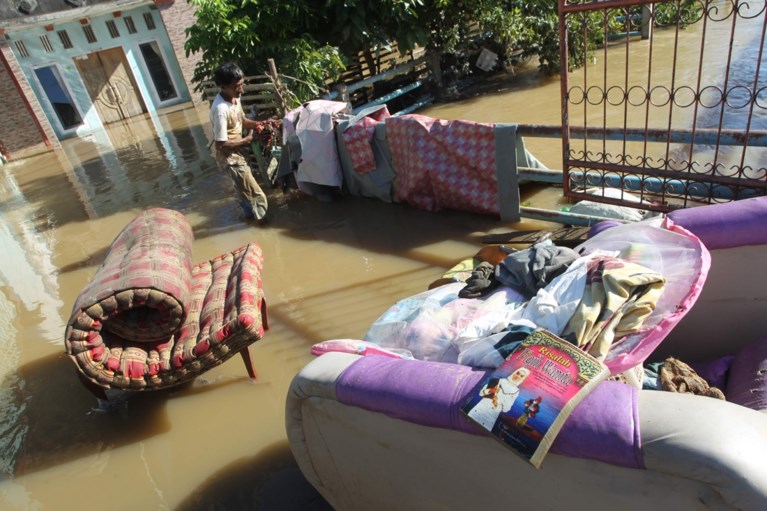 Bijna 40 doden bij overstromingen in Indonesië