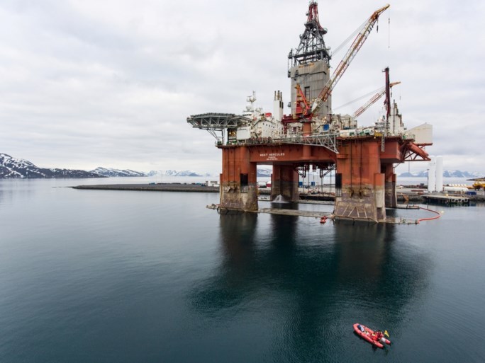 Greenpeace-activisten beklimmen boorplatform in Noorwegen