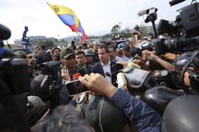 Situatie in Venezuela loopt uit de hand: pantserwagens rijden in op demonstranten