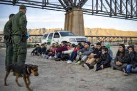VS testen DNA-analyses om verwantschap van migranten te bewijzen