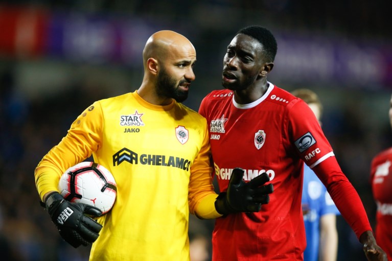 Racing Genk walst over Antwerp en kan volgende week al titel pakken