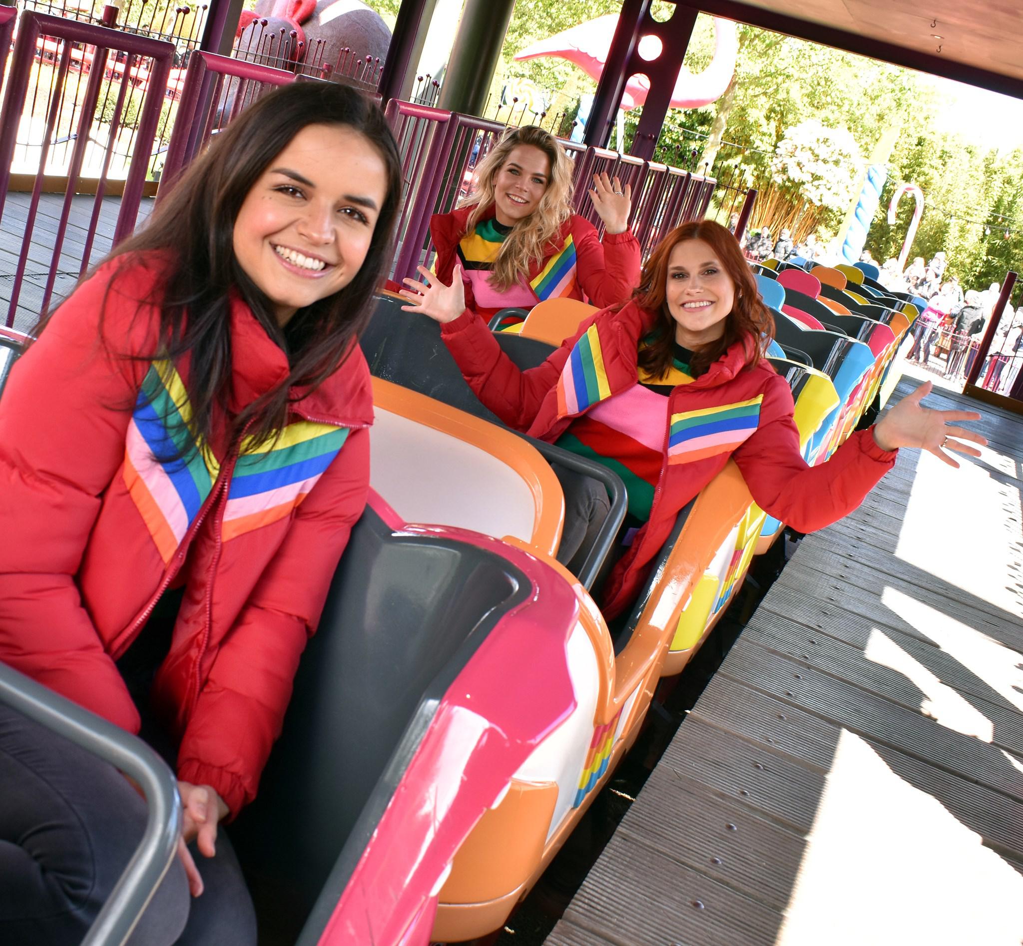 Meisjes van K3 openen eigen achtbaan in Plopsaland De Panne De