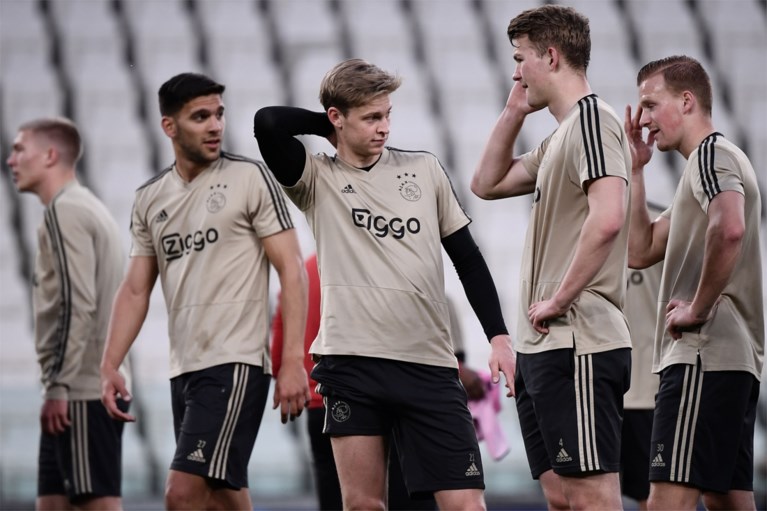 Irritaties tussen dé toptalenten van Ajax: “Soms moet ik mezelf inhouden om hem niet door midden te schoppen”