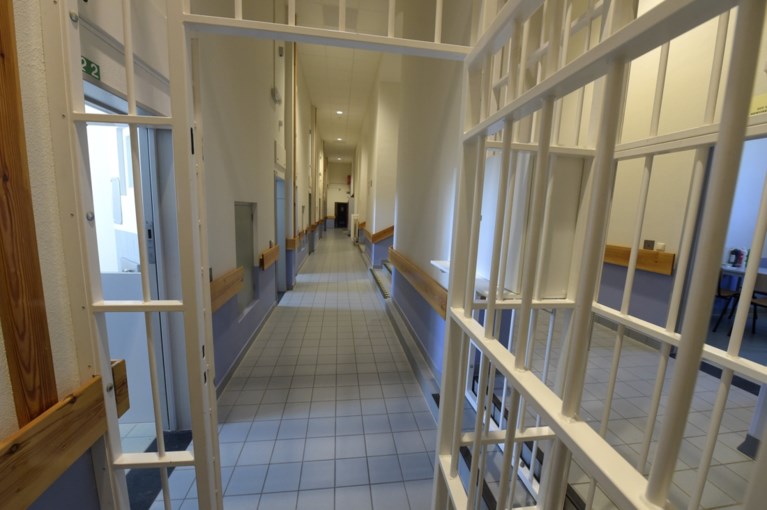 Illegalencentrum breidt uit met veertien kamers