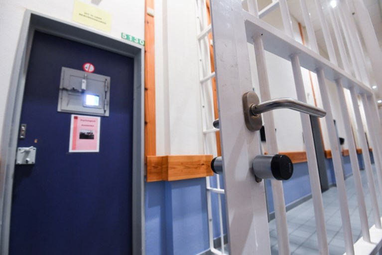 Illegalencentrum breidt uit met veertien kamers
