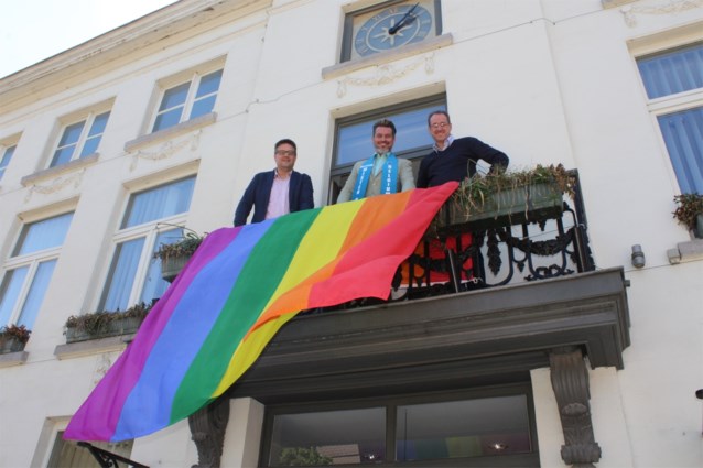 Heel Vlaanderen hangt regenboogvlag uit voor Dag tegen ...