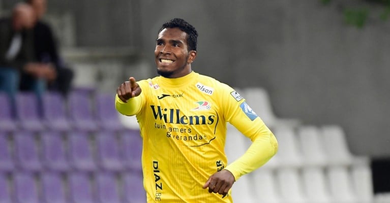 Renato Neto ruilt AA Gent in voor KV Oostende: “Volgens gerenommeerde arts kan ik probleemloos nog jaren presteren”