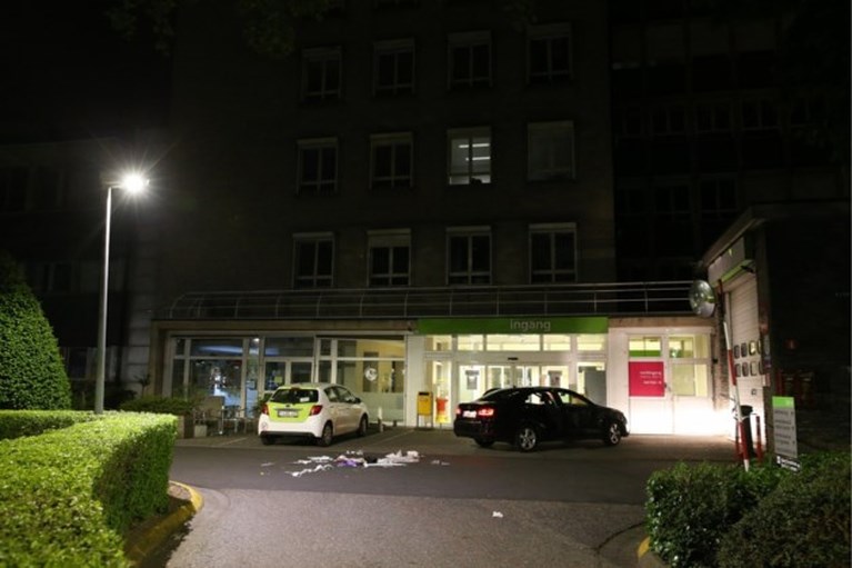 Twee slachtoffers van steekincident gevonden voor ingang van Antwerps ziekenhuis