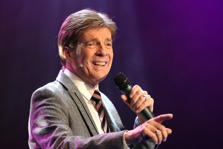 Zoon Paul Severs brengt eerbetoon aan zijn vader met emotioneel lied: “Om de pijn te verzachten”