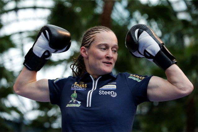 New York Maakt Kennis Met Delfine Persoon Ierse Opponente