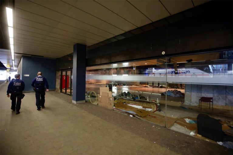Beter beveiligd dan het koninklijk paleis: zo moet politie voorkomen dat transmigranten het Noordstation nog binnenkomen