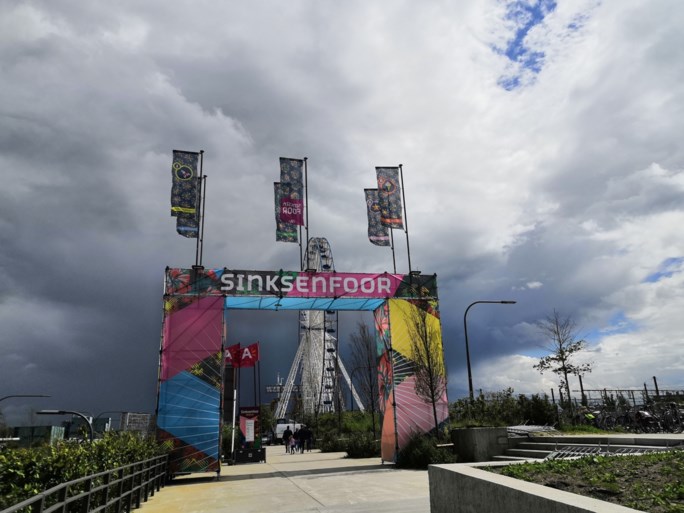 Sinksenfoor opnieuw van start op Spoor Oost: nieuwe attractie tijdelijk dicht door felle wind