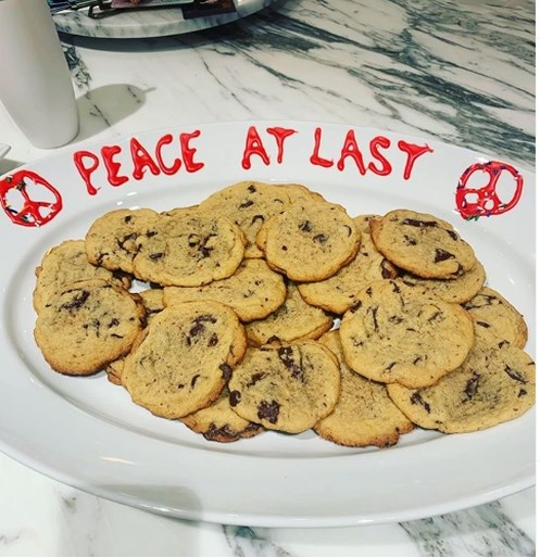 Taylor Swift en Katy Perry leggen vete eindelijk bij … met wat lekkers