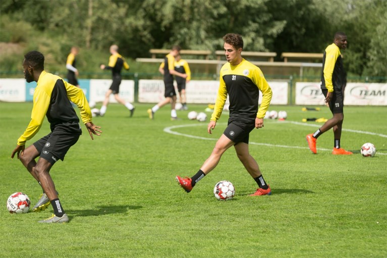 Ze weten nog niet waar ze zullen spelen maar Lokeren hervat nu al de trainingen, met Lorenzo Staelens als assistent